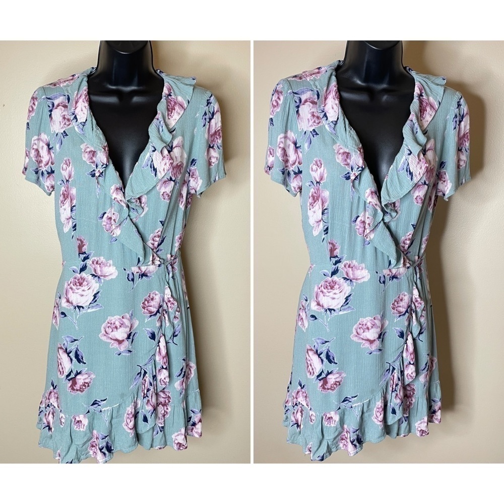 Lulu's Gardenia Floral Print Wrap Dress SIze M - Picture 3 of 16